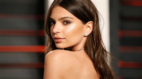 ratajkowski nude|EmilyRatajkowski 